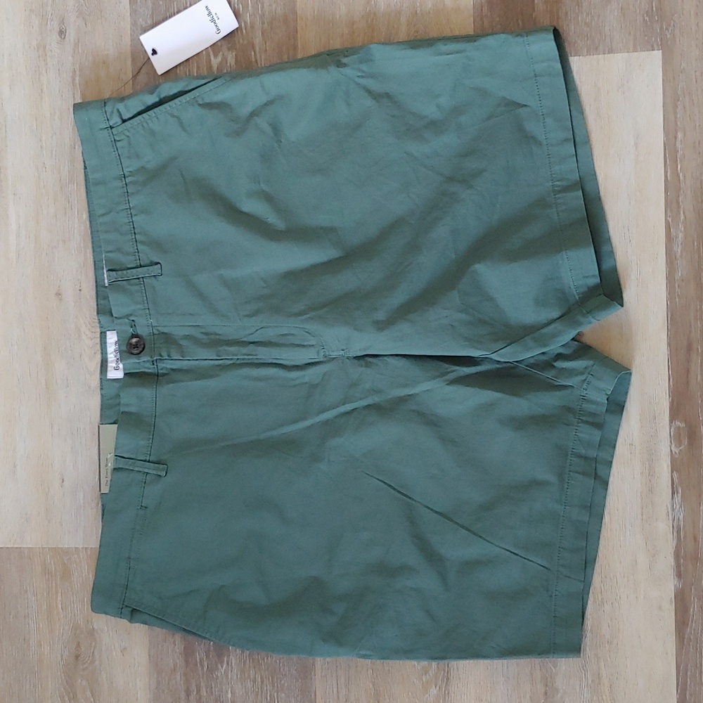 NWT Goodfellow & Co Men's Every Wear Flat Front Shorts Green Size 42